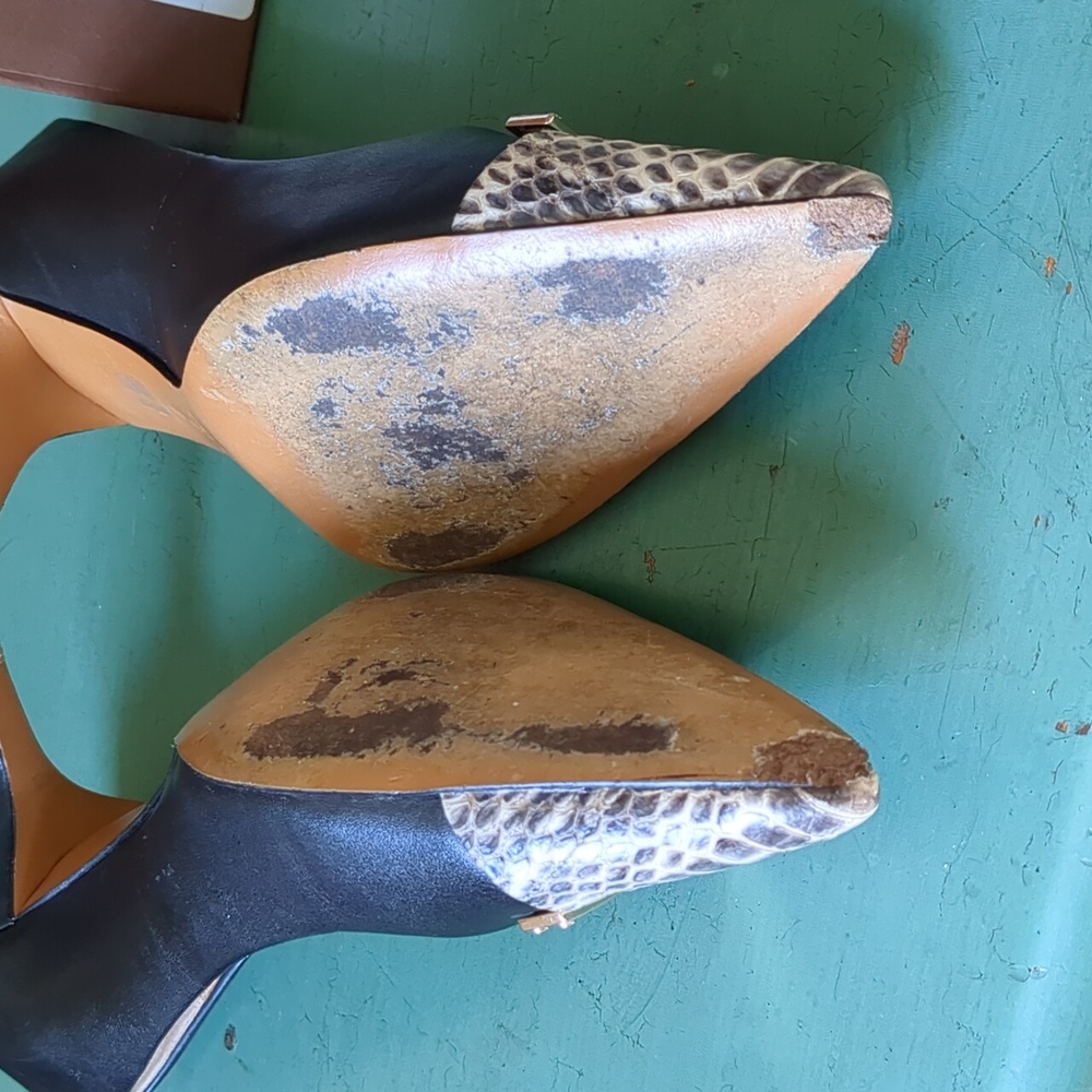 Coach Zan Two Tone Black/ Snake Skin heels Size 9 - Picture 5 of 16